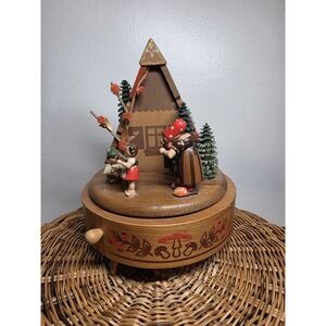 GERMAN HUBRIG VOLKSKUNST ERZGEBIRGE MUSIC BOX VINTAGE